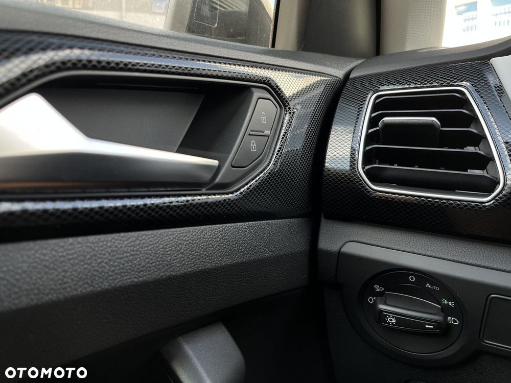 Volkswagen T-Cross - 37