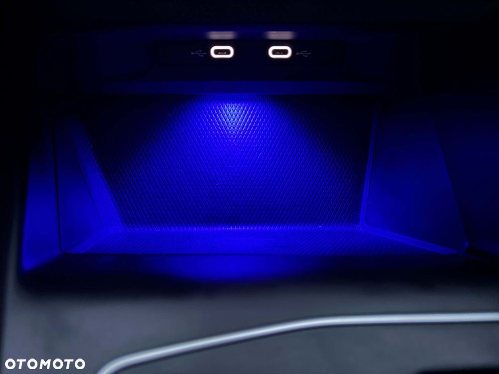 Volkswagen Golf - 26