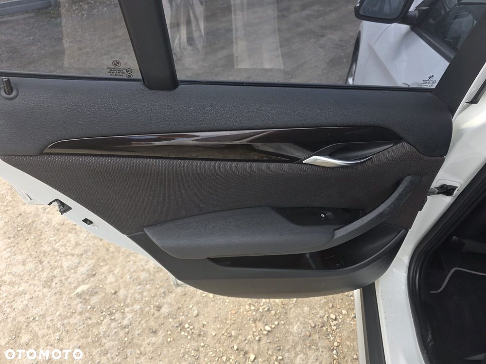 BMW X1 sDrive16d xLine - 16