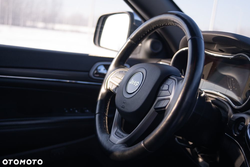 Jeep Grand Cherokee - 8