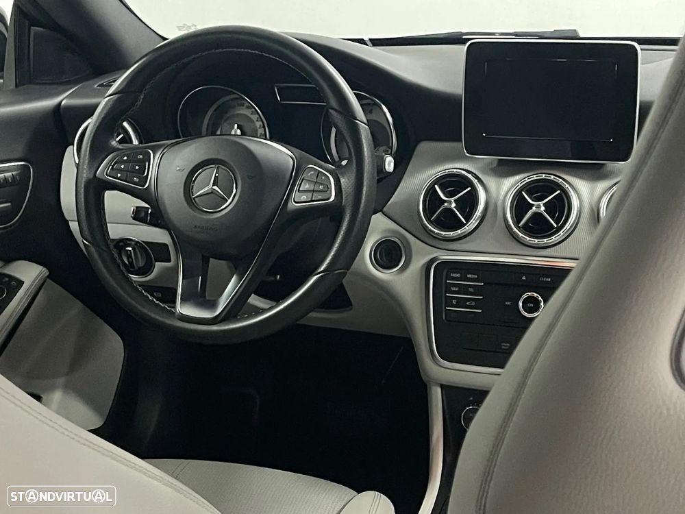 Mercedes-Benz CLA 180 d Shooting Brake Urban Aut. - 25