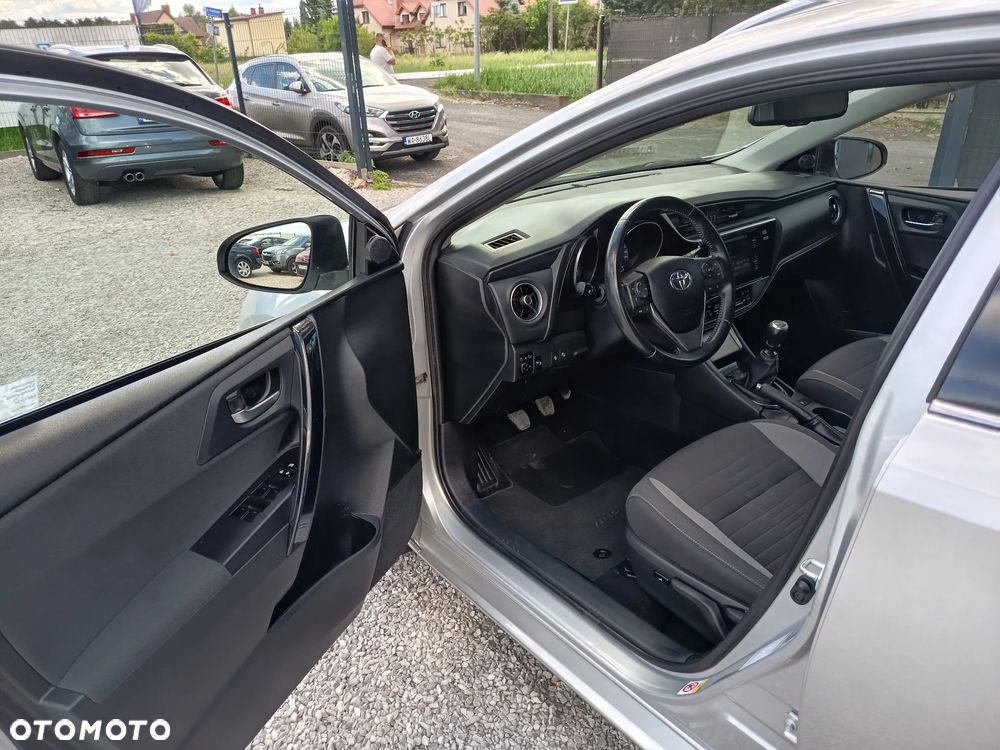 Toyota Auris 1.6 Dynamic - 21