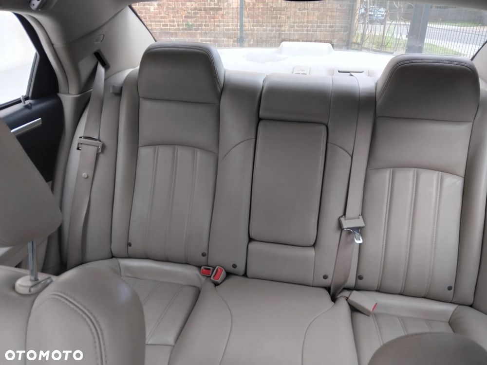 Chrysler 300C 5.7 V8 Hemi - 6