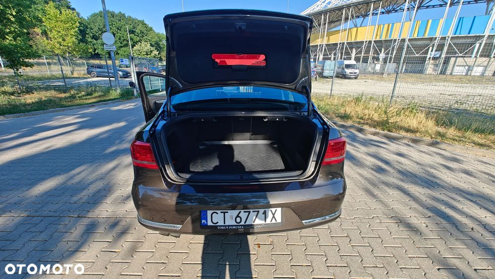 Volkswagen Passat 1.4 TSI BMT Highline - 8