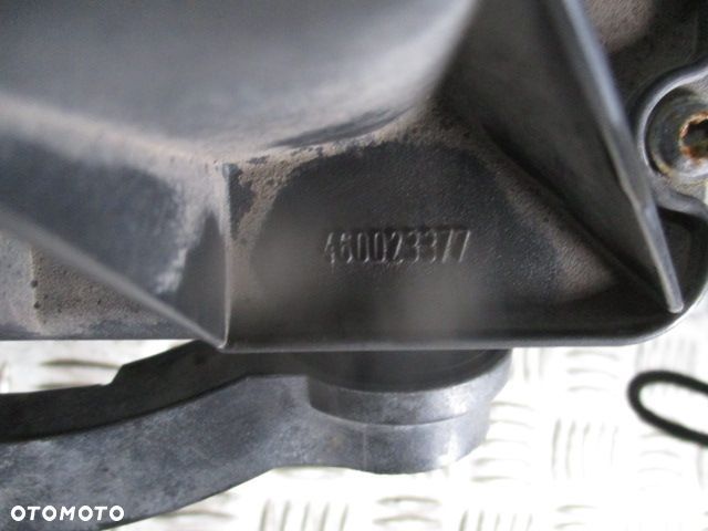 Obudowa filtra powietrza 460023377 Opel Astra III - 3