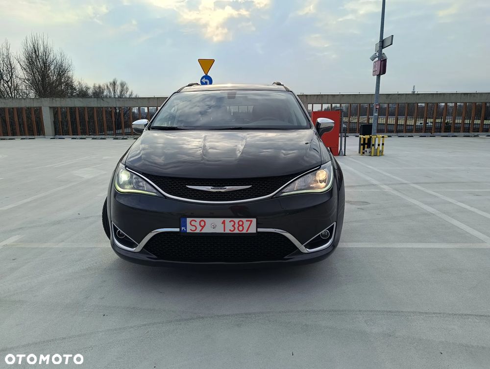 Chrysler Pacifica - 6