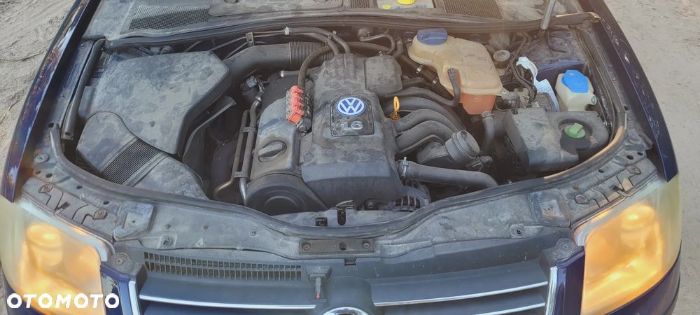 Volkswagen Passat 1.6 Comfortline - 4