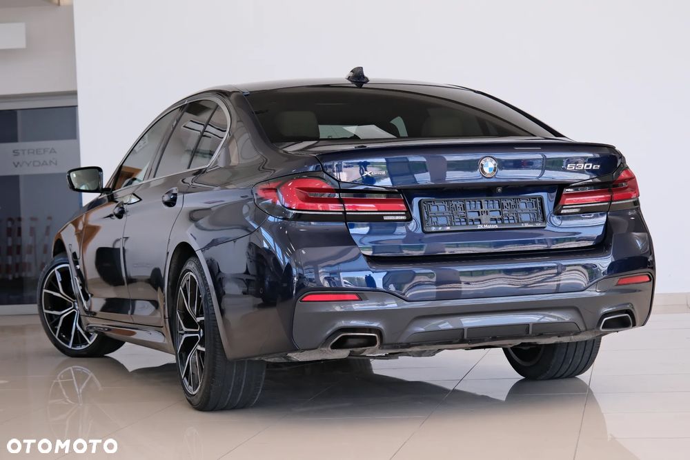 BMW Seria 5 530e xDrive Luxury Line sport - 13