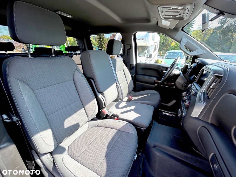 Chevrolet Silverado - 28