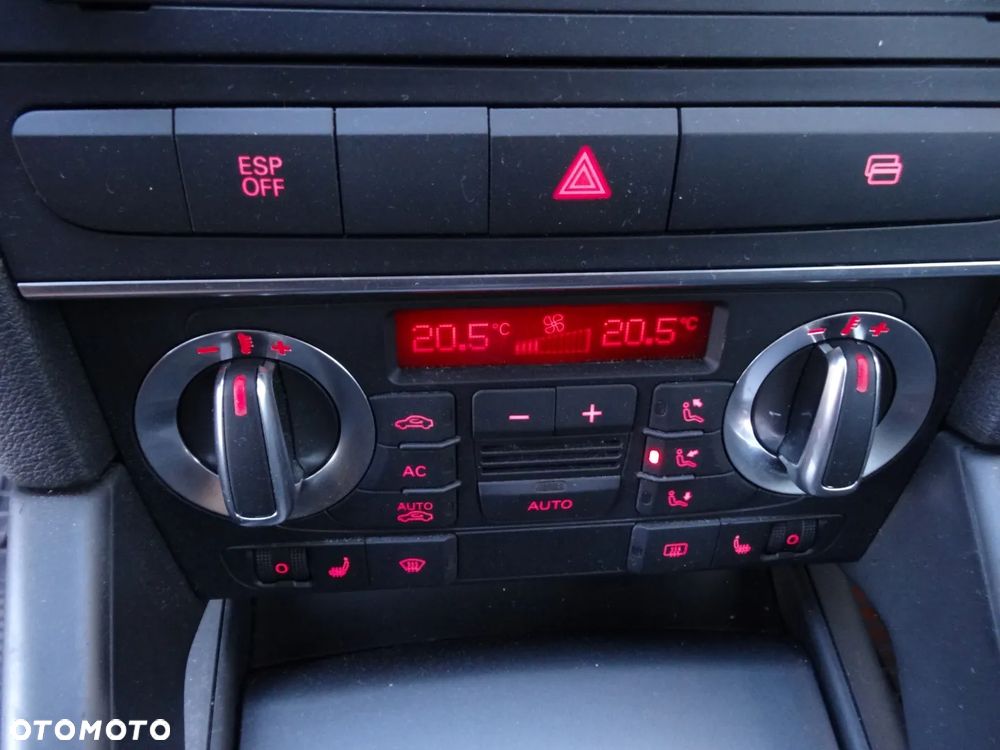 Audi A3 3-drzwiowe 1.6 Ambiente - 26
