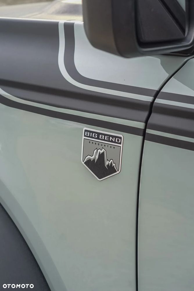 Ford Bronco - 4