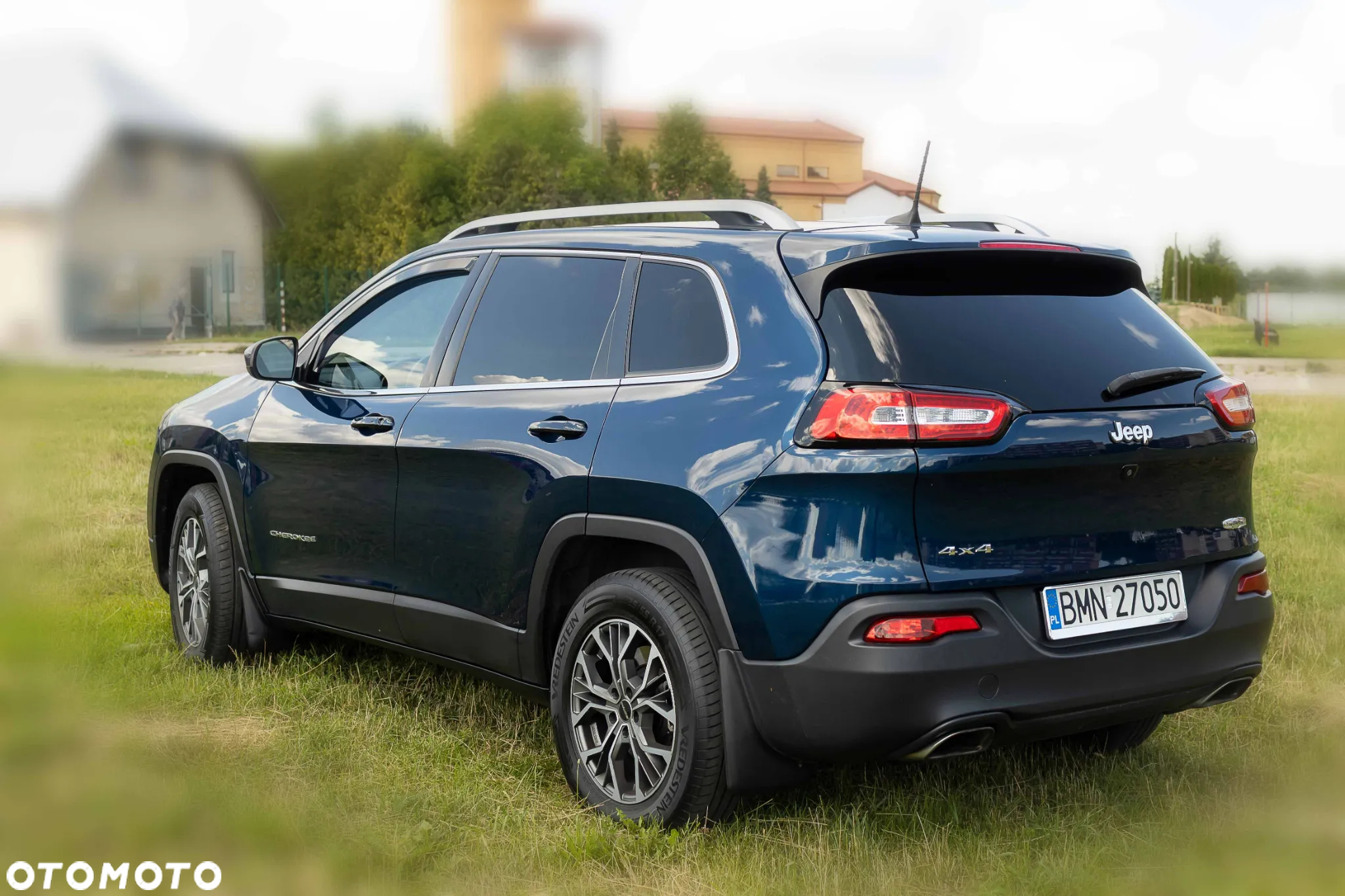 Jeep Cherokee - 4