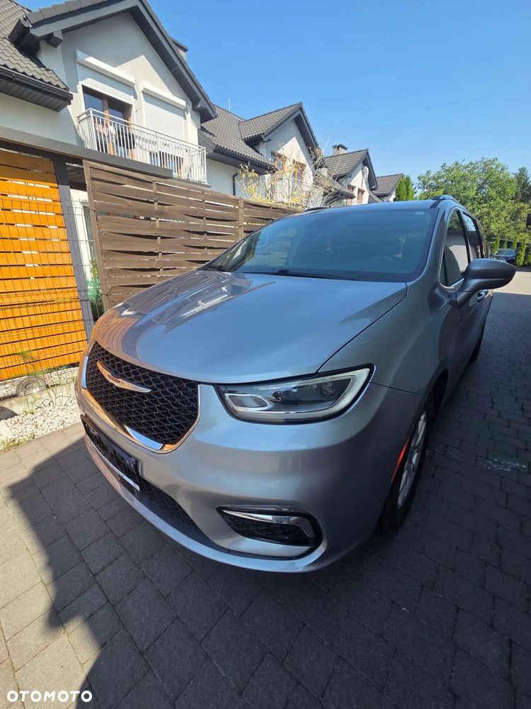 Chrysler Pacifica - 13