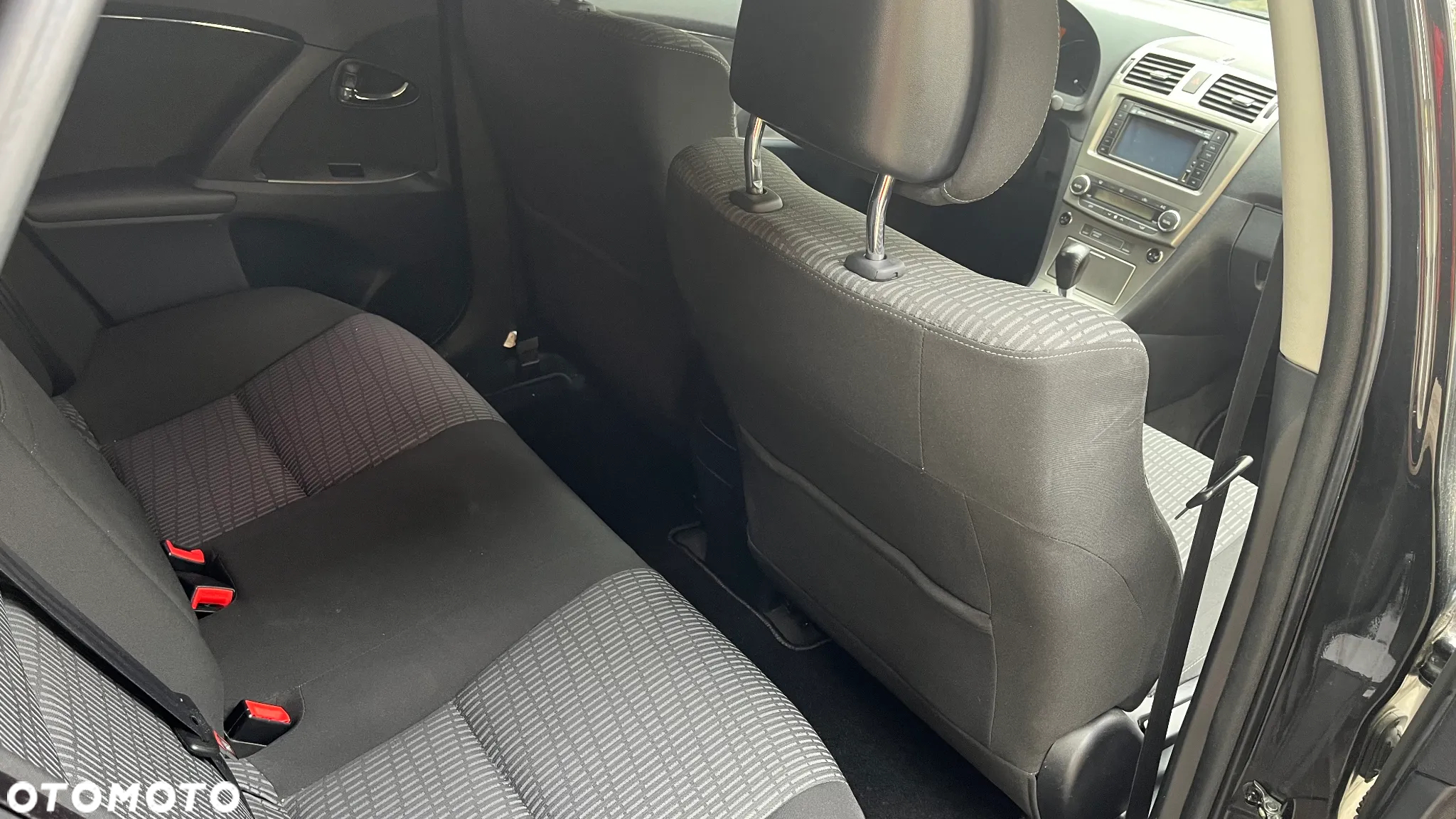 Toyota Avensis 1.8 Sol NAVI MS - 10