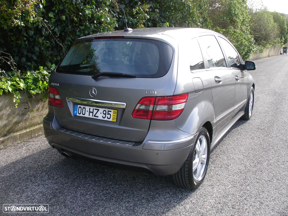 Mercedes-Benz B 180 ver-blueefficiency-sport-edition - 4