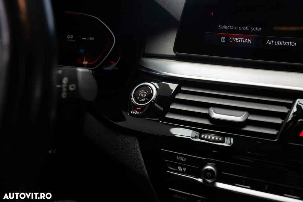 BMW Seria 5 530d xDrive Aut. Sport Line - 24