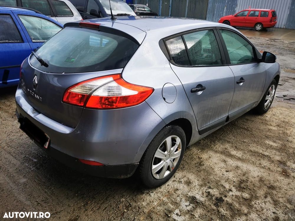 Dezmembrez Renault Megane 3 1.5 dCi Euro 4 2010 - 2
