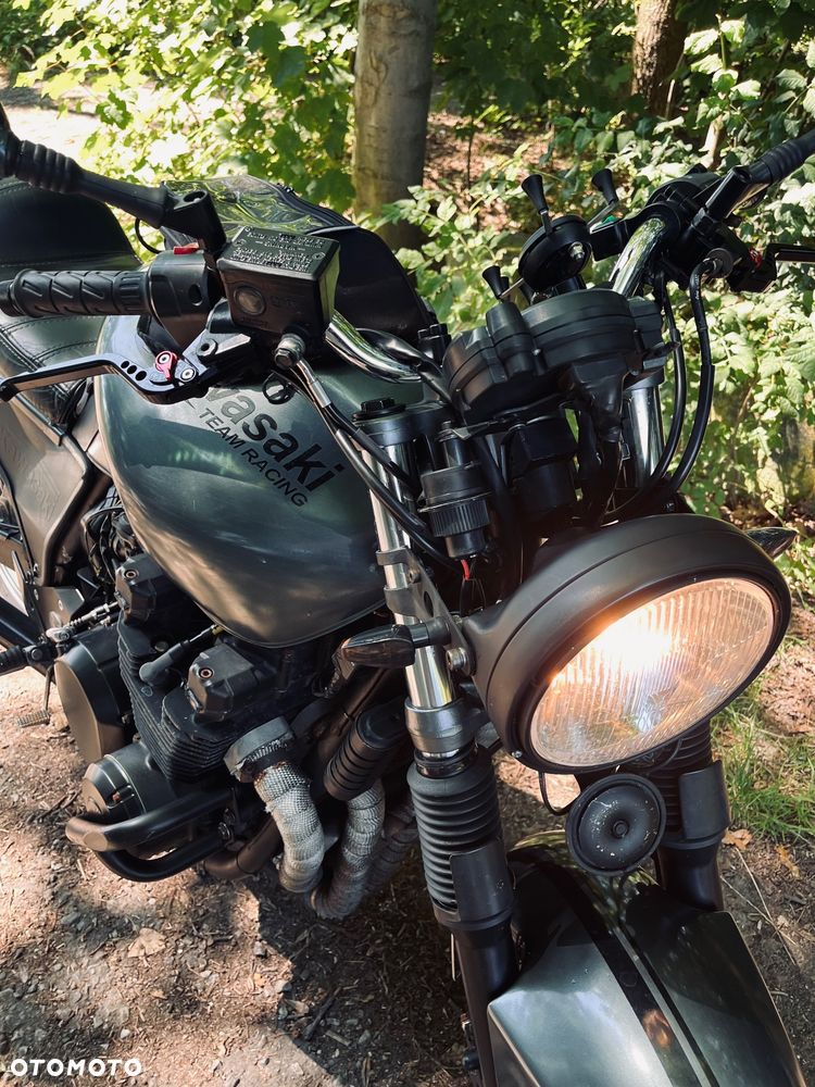 Kawasaki ZR - 9