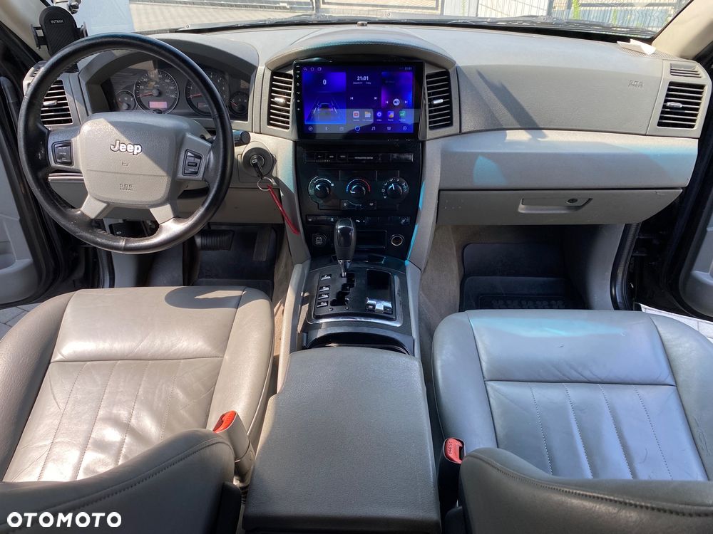 Jeep Grand Cherokee - 14