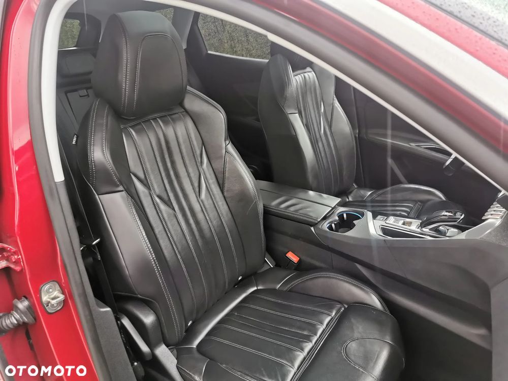 Peugeot 3008 1.2 PureTech Road Trip S&S EAT8 - 23