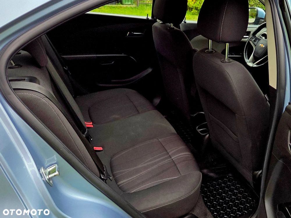 Chevrolet Aveo 1.4 LT - 9