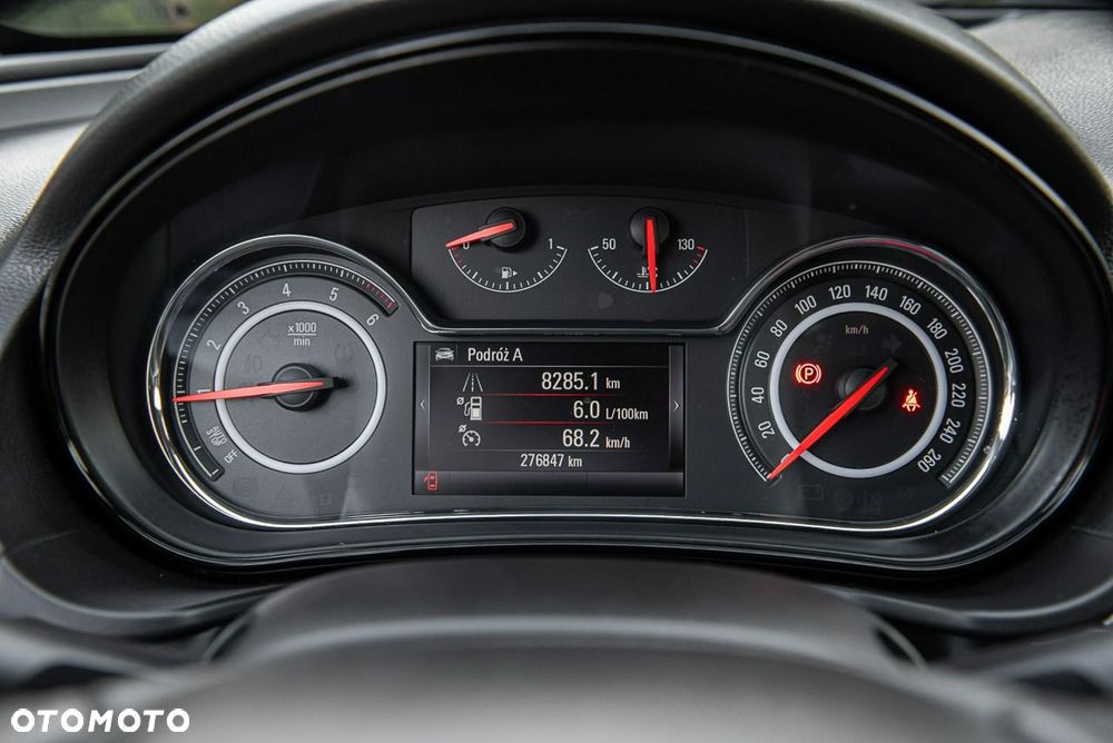 Opel Insignia - 32