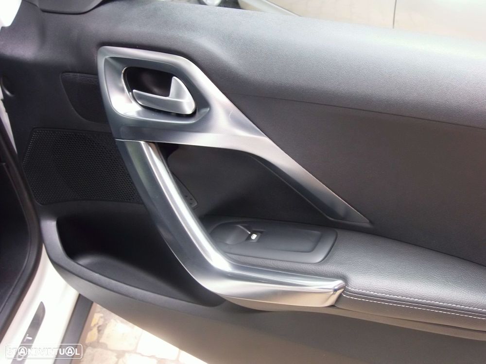 Peugeot 2008 e-HDi FAP 115 STOP & START Business-Line - 13