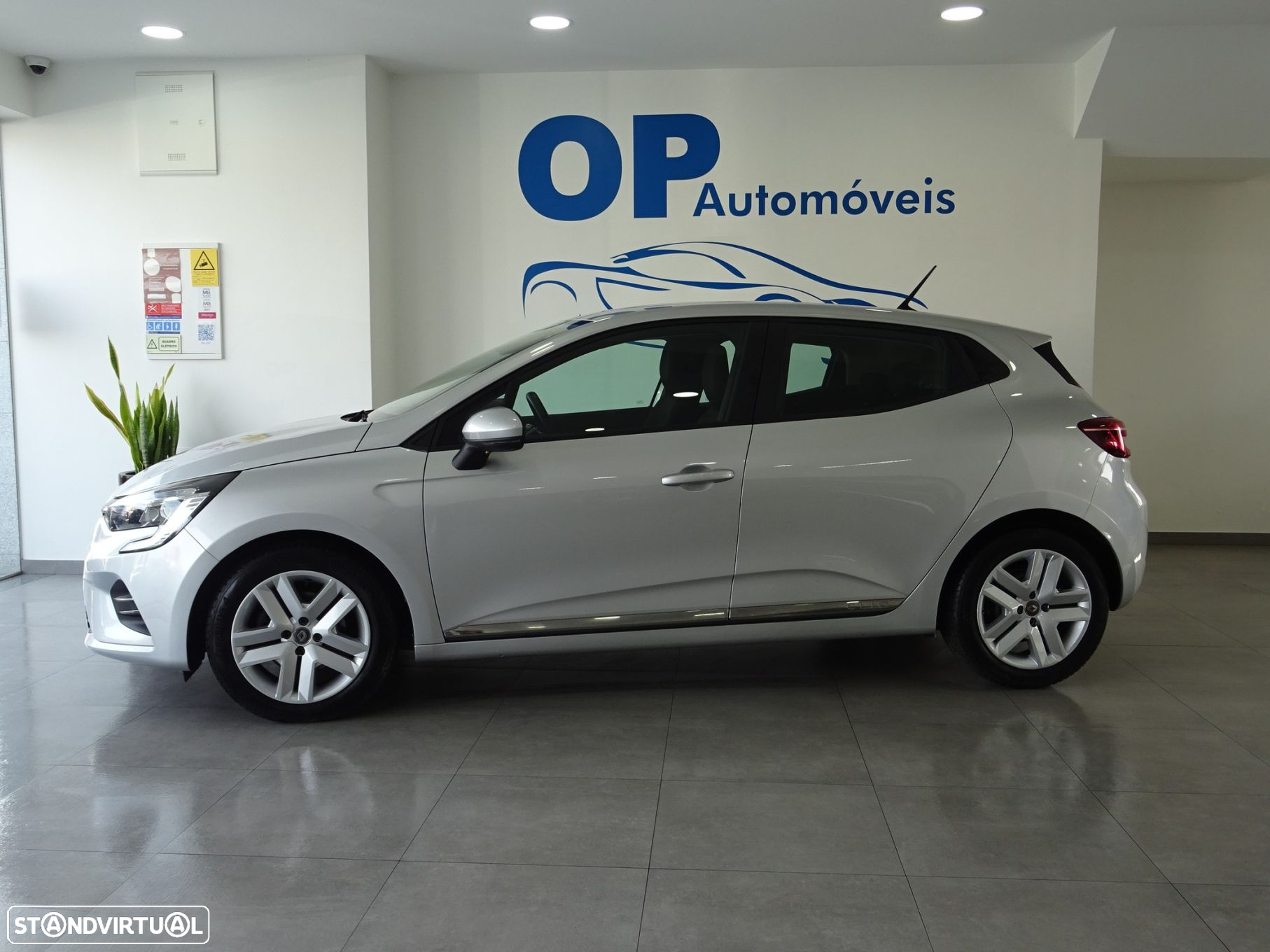 Renault Clio 1.5 Blue dCi Intens - 3