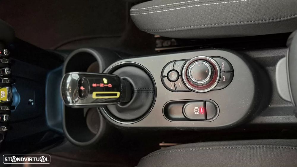 MINI 3 Portas Cooper SE Premium Essential - 23