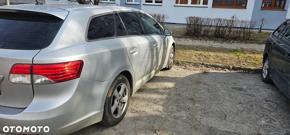 Toyota Avensis 2.0 D-4D Sol - 3