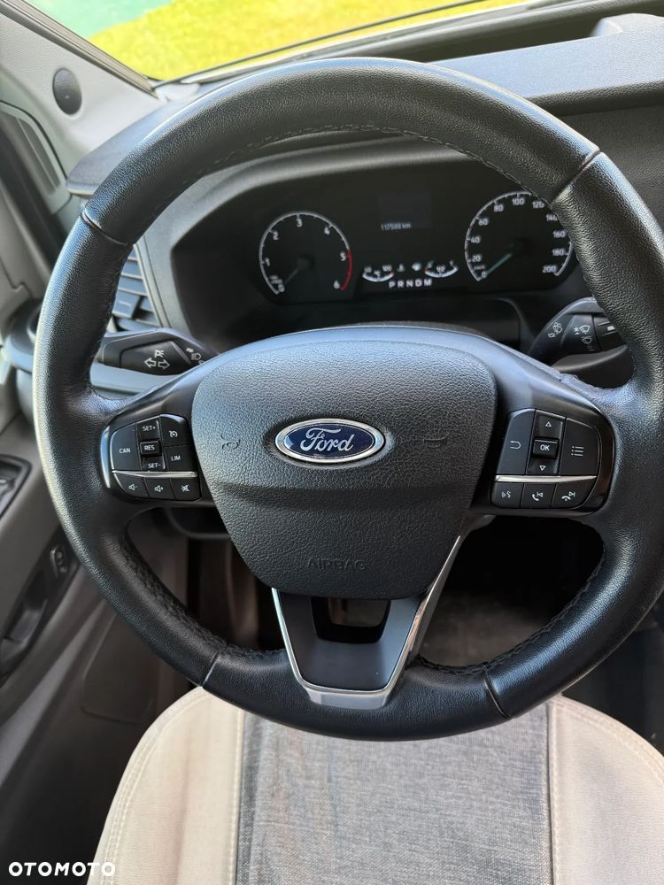 Ford CHALLENGER 380 - 6