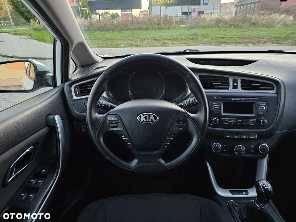Kia Ceed 1.4 CVVT Fifa World Cup Edition - 19