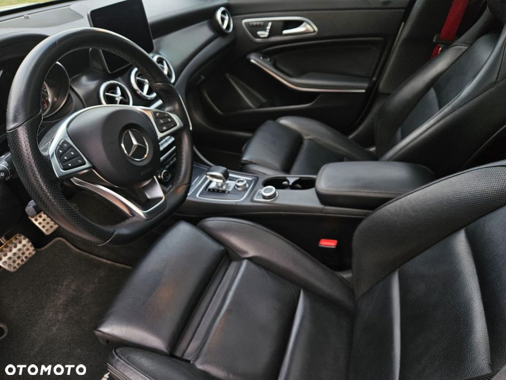 Mercedes-Benz CLA AMG 45 4Matic AMG Speedshift DCT 7G - 10