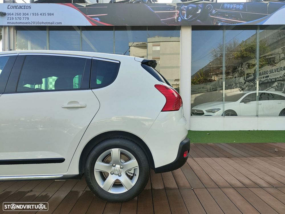 Peugeot 3008 2.0 HDi Hybrid4 - 11