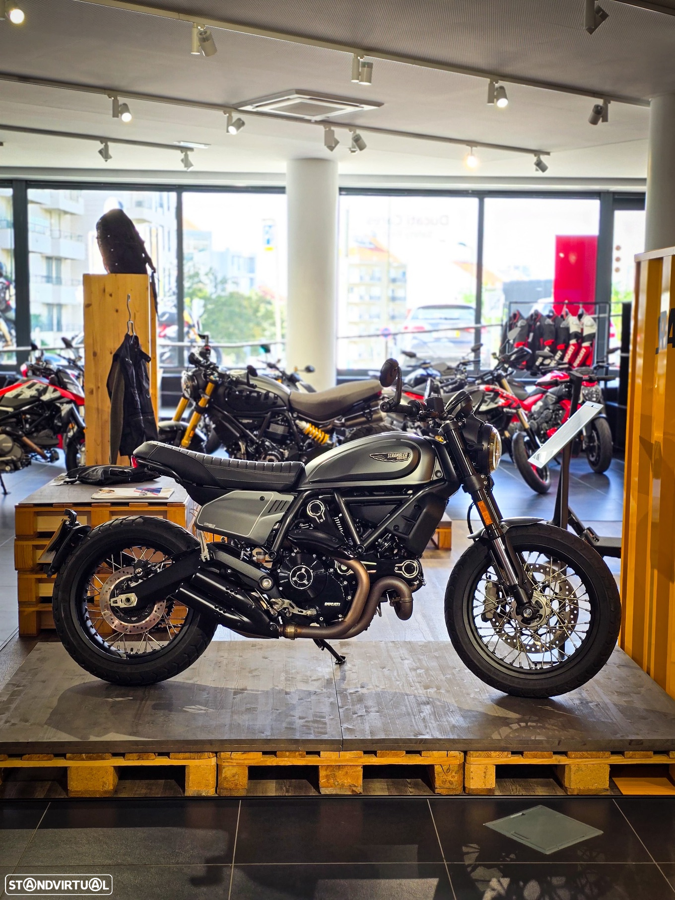 Ducati Scrambler Nigthshift - 4