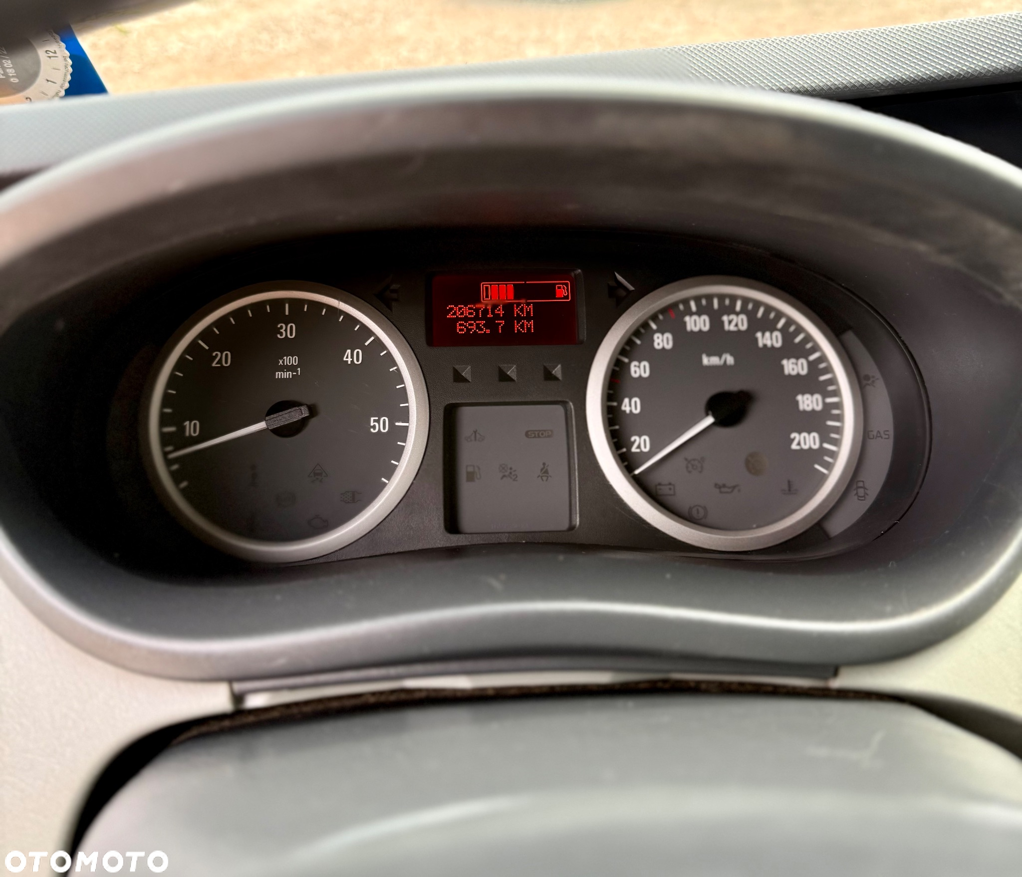 Opel Vivaro - 12
