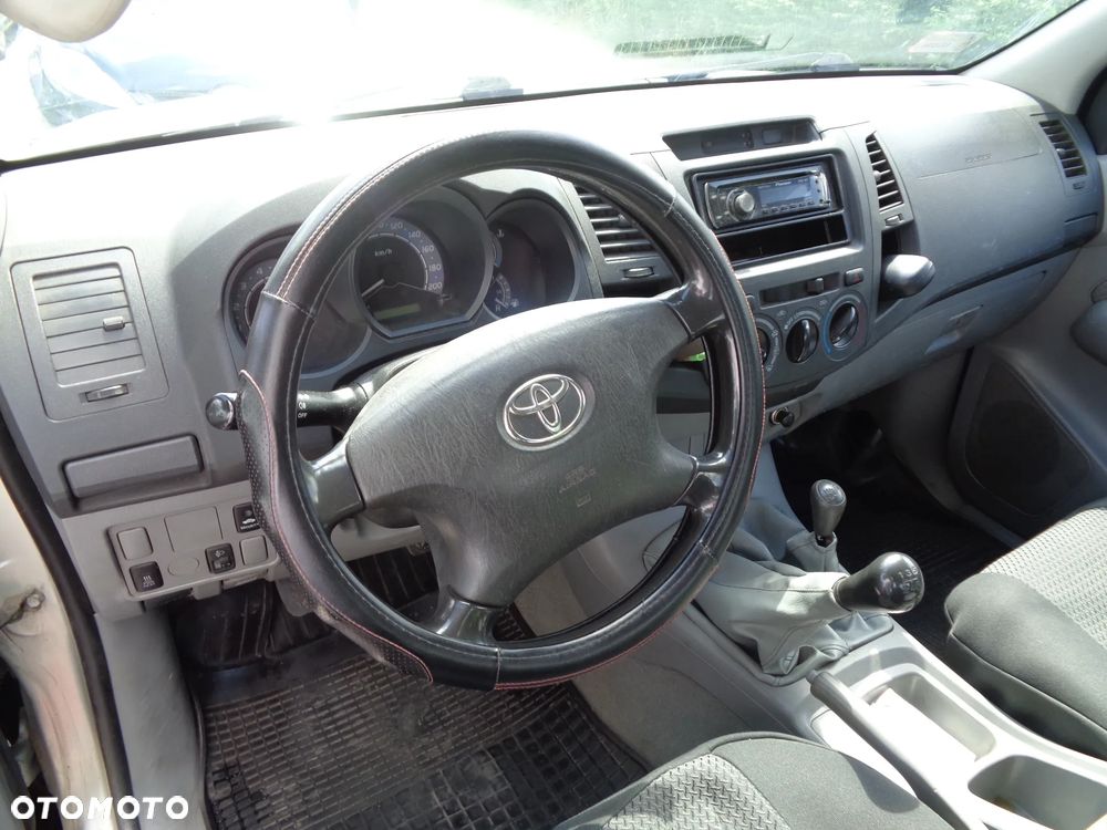 Toyota Hilux 2.5 D-4D DLX 2os 4x2 - 6