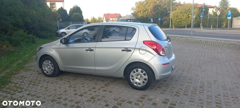 Hyundai i20 - 13