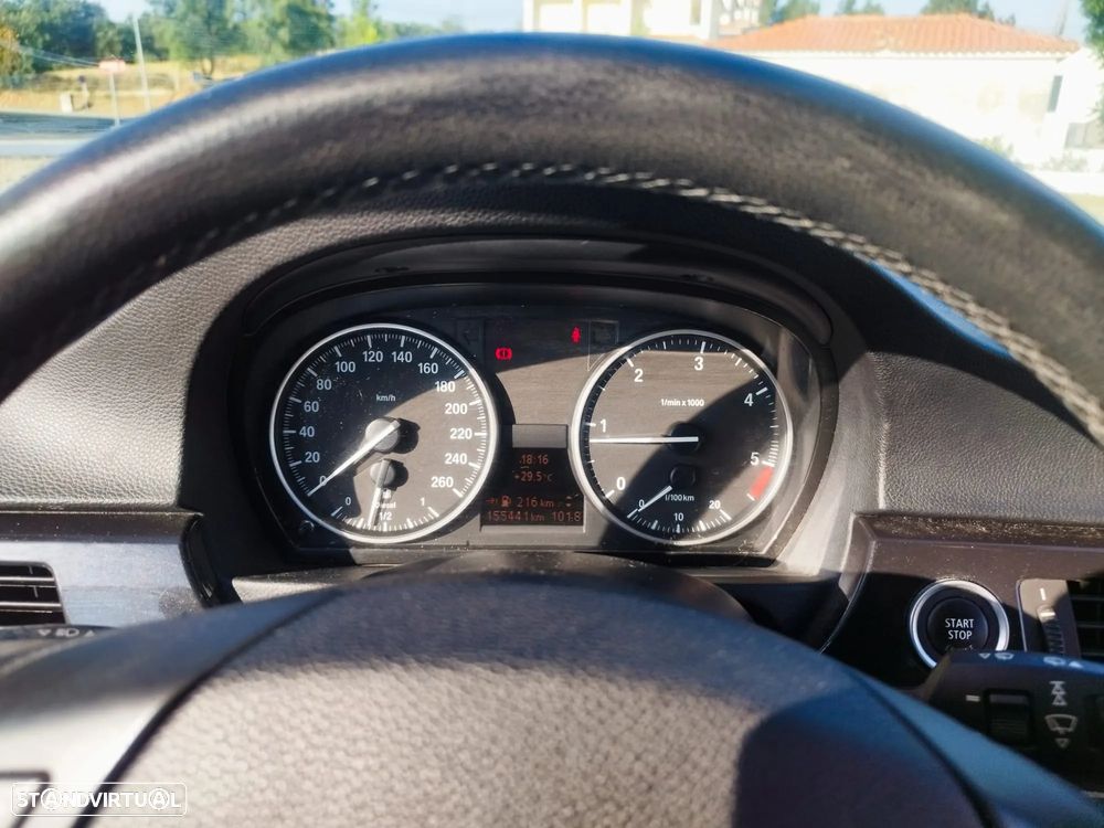 BMW 318 d xDrive Line Luxury - 31