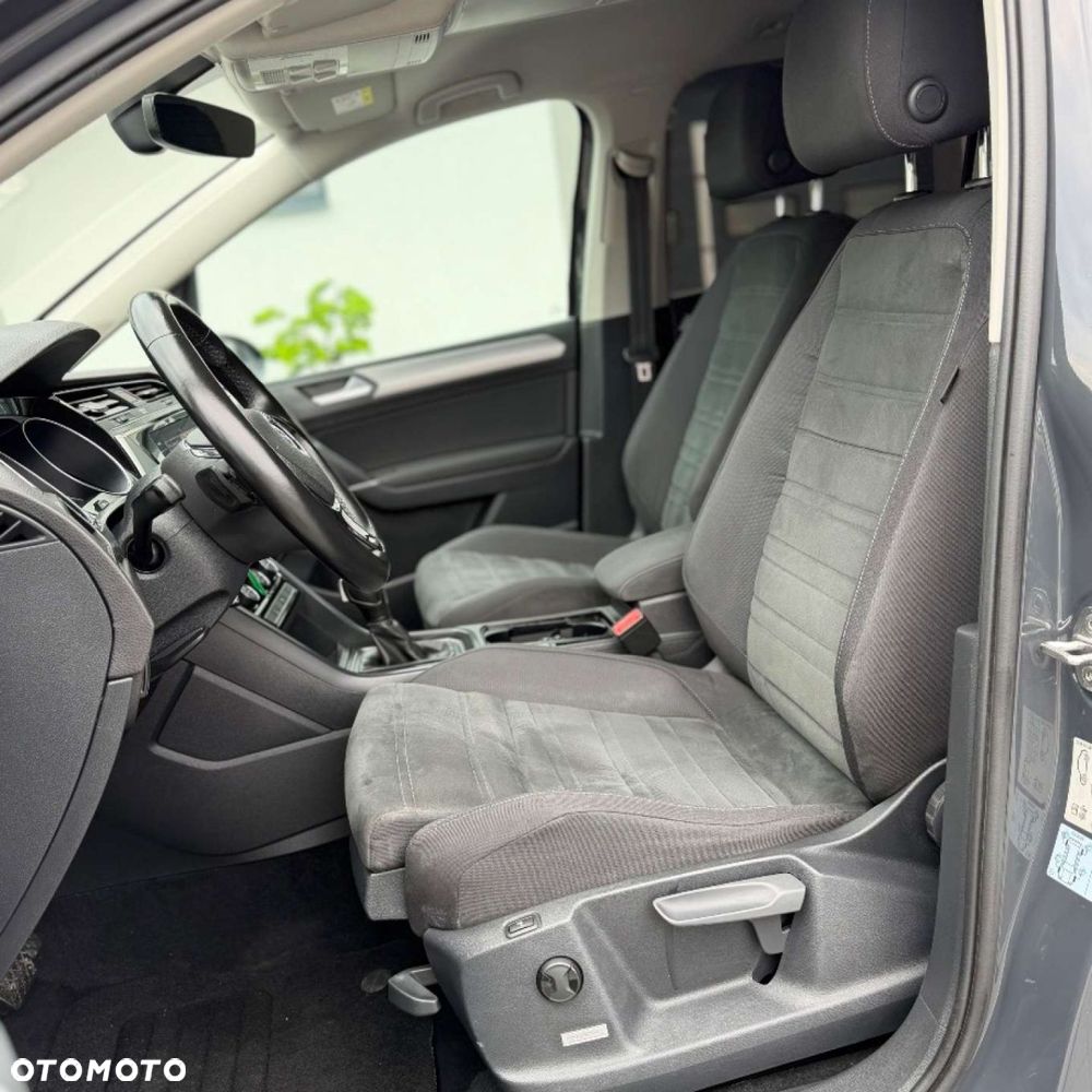 Volkswagen Touran - 15