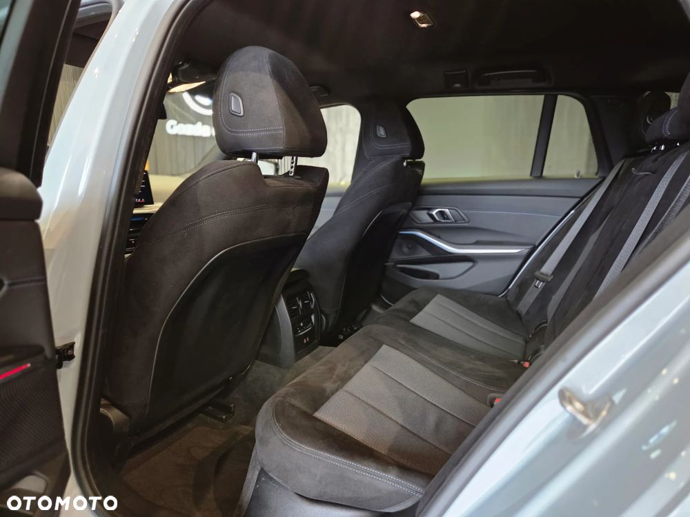BMW Seria 3 320d M Sport sport - 26