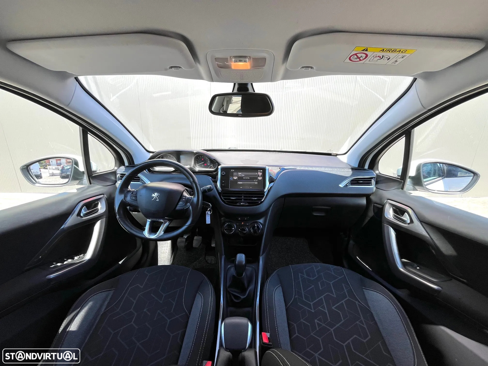 Peugeot 2008 1.2 PureTech Style - 9