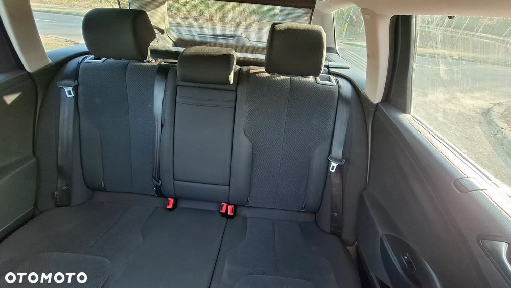 Volkswagen Passat 2.0 TDI Comfortline DSG - 23