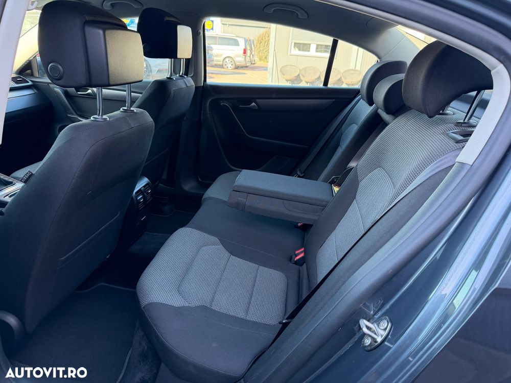Volkswagen Passat 2.0 TDI Comfortline - 7