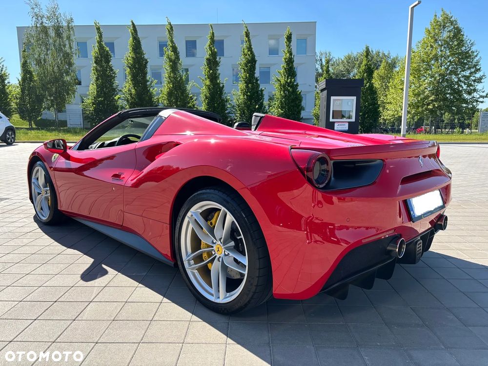 Ferrari 488 - 3