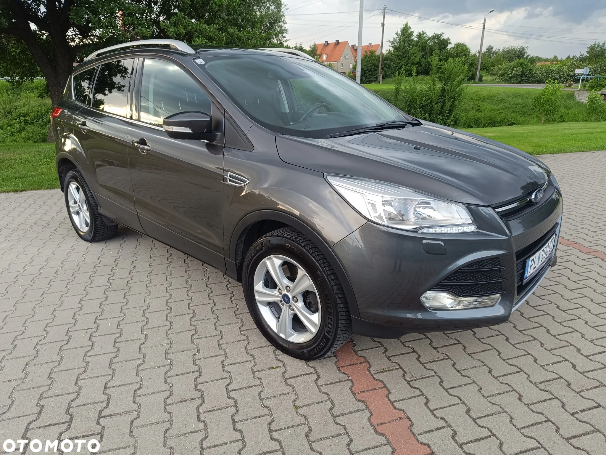 Ford Kuga 2.0 TDCi 2x4 Titanium - 3