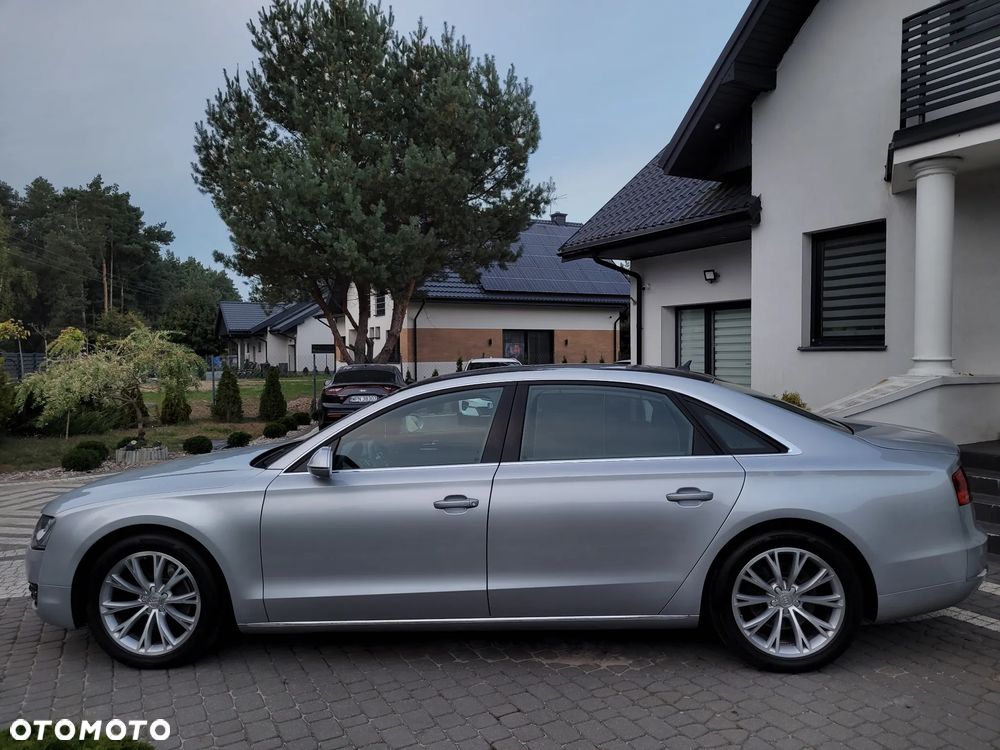 Audi A8 - 8
