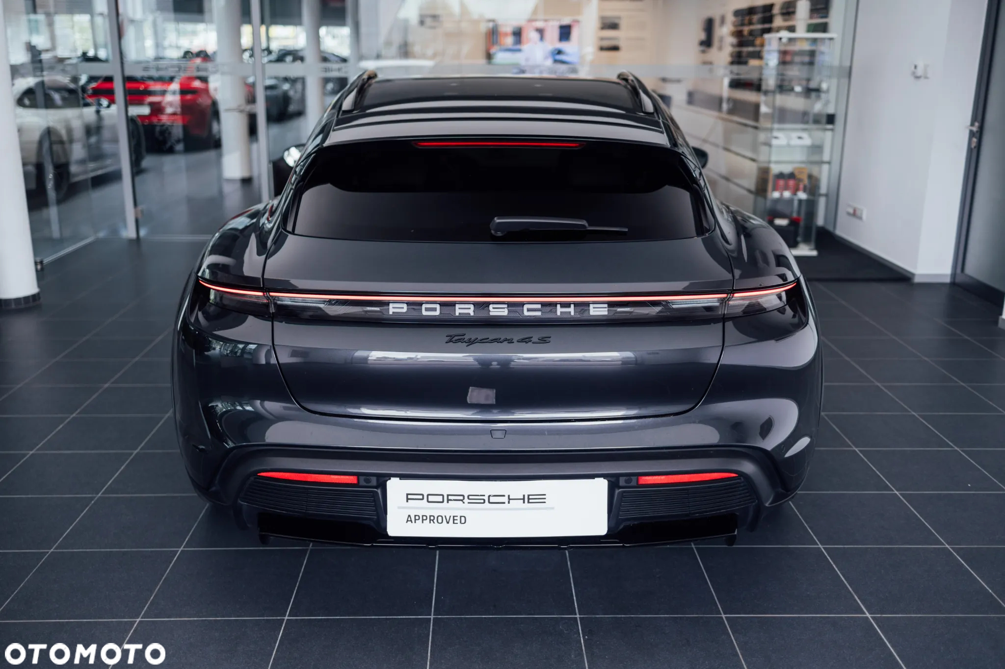 Porsche Taycan 4S Cross Turismo - 12