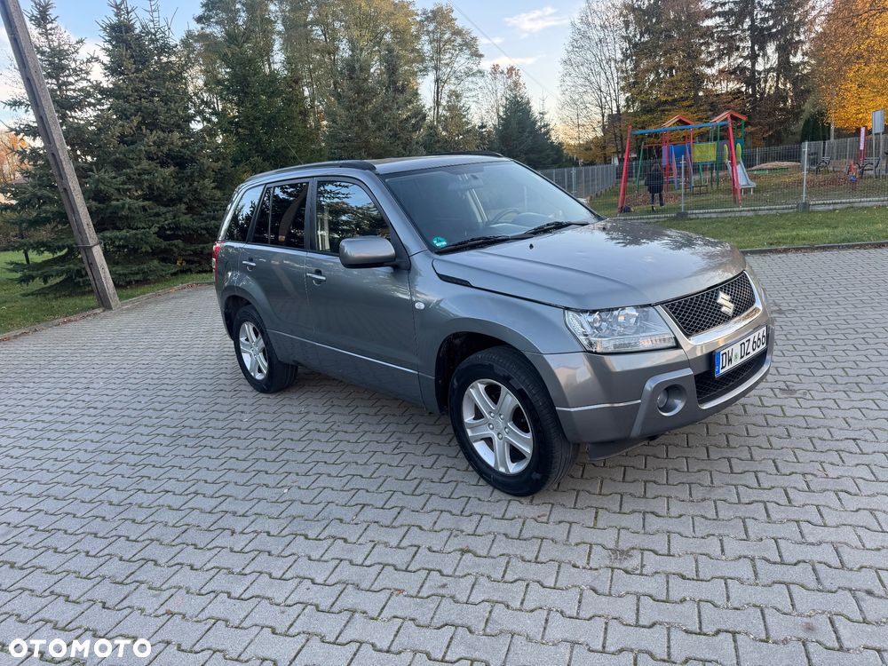 Suzuki Grand Vitara 2.0 Comfort + Family - 3