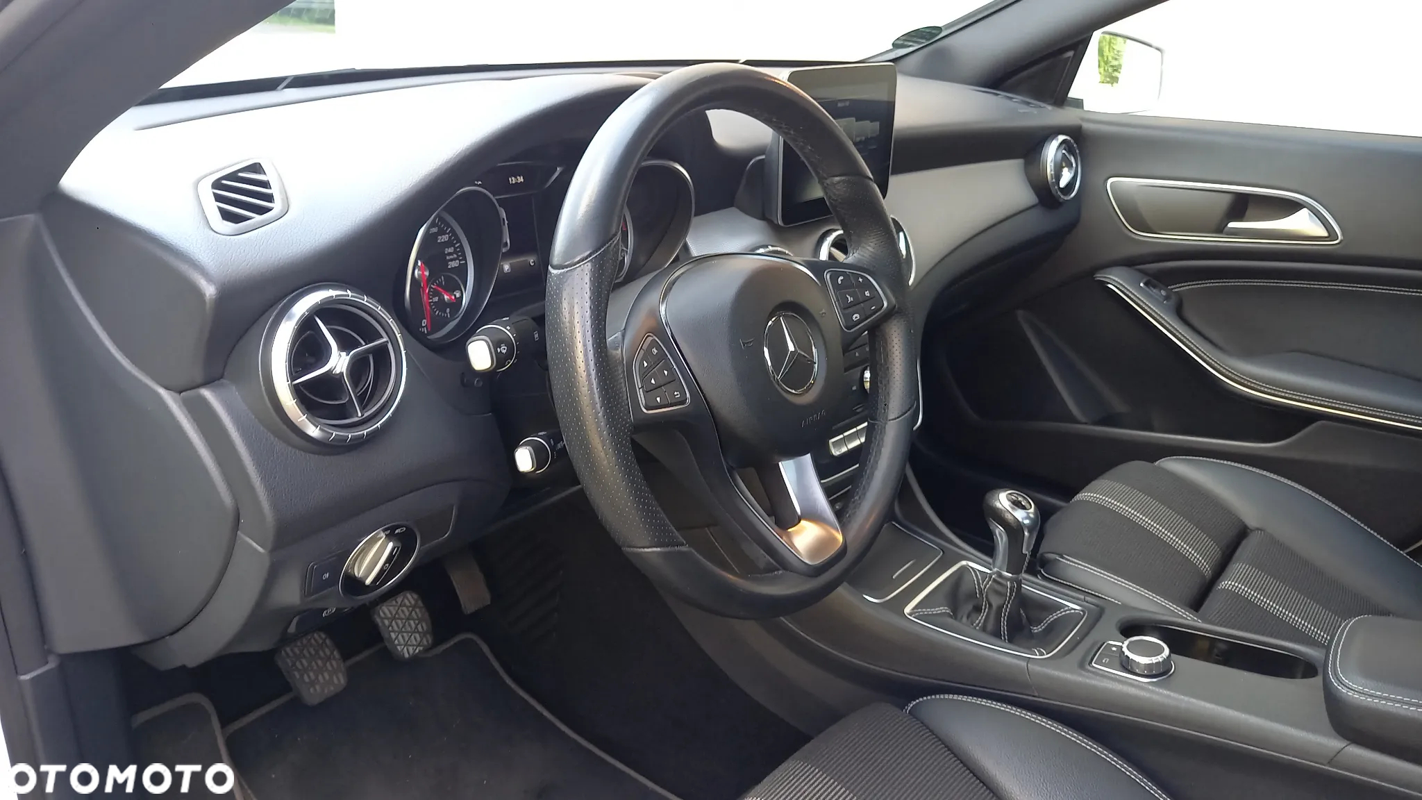 Mercedes-Benz CLA 200 - 8